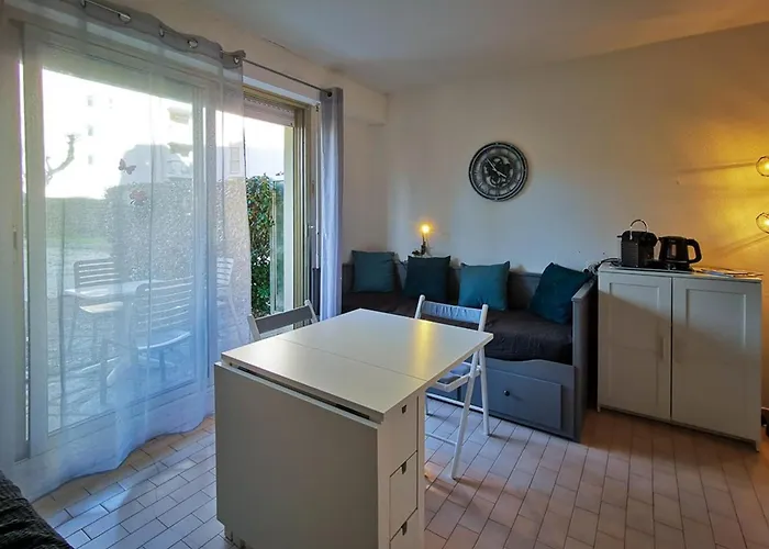 2 Pers. Jardin, Parking & Clim A 10m - Fr-1-803-10 Lejlighed *