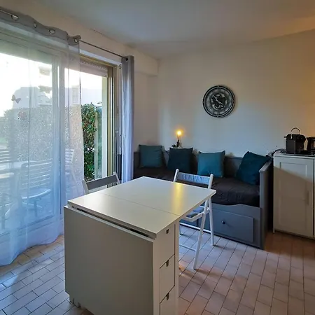 2 Pers. Jardin, Parking & Clim A 10m - Fr-1-803-10 Lägenhet *